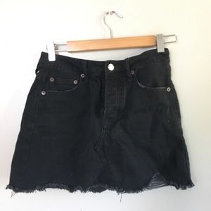 American Eagle black distressed skirt